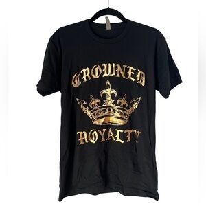 NWOT Crowned Royalty Black and Foiled Gold Scoop Neck T Shirt